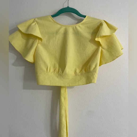 NWOT Ruffle Sleeve Top - Picture 3 of 4